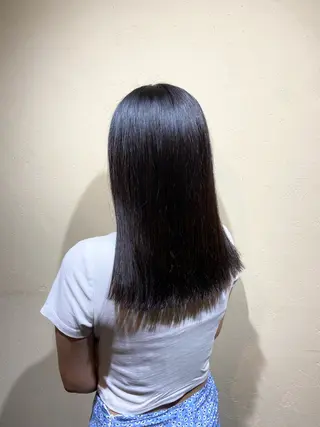 セミロング saya (サヤ)のヘアスタイル
