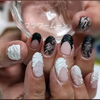 ネイル フラワー ムーンのネイルデザイン