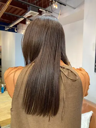 ロング イデカワ リナのヘアスタイル