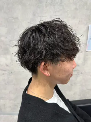 ショート パーマ メンズ ユウ🪄 パーマ指名No1のヘアスタイル