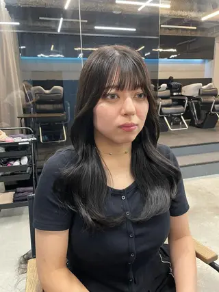 ロング 伊藤 莉奈　韓国ヘアのヘアスタイル