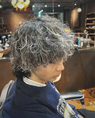 カラー 中居 優弥のヘアスタイル