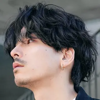 ショート パーマ メンズ 丸山 哲史のヘアスタイル