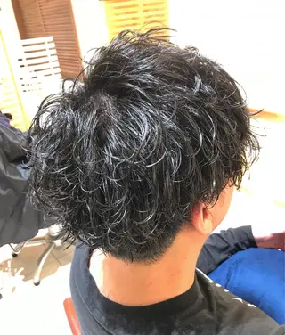 メンズ ハイトーンカラー🌈 メンズパーマ鈴木康平のヘアスタイル