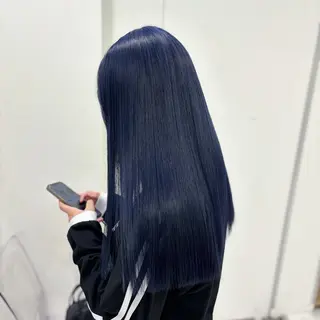 ロング カラー 🩵色落ち可愛い 寒色カラー🩵のヘアスタイル