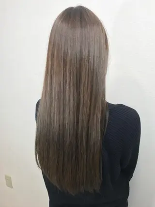 ミディアム 白髪ぼかし、髪質改善 富田隼仁のヘアスタイル