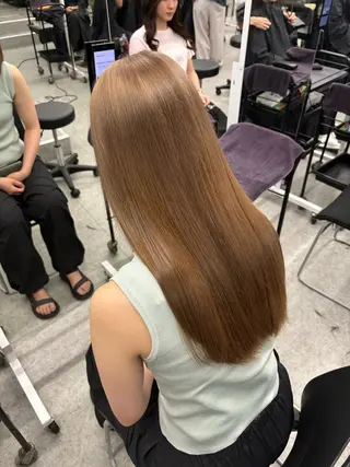 ロング 流行りの透明感カラー ×縮毛矯正🤍ユウのヘアスタイル