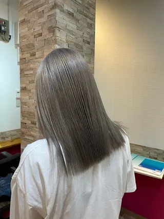 セミロング カラー YUI/ ブリーチカラー🌷のヘアスタイル
