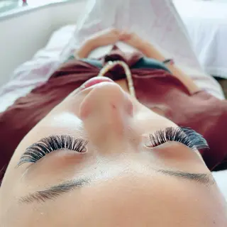 パーマ マツエク・マツパ アイブロウ 神山 ビューティー・アイのマツエク・マツパデザイン