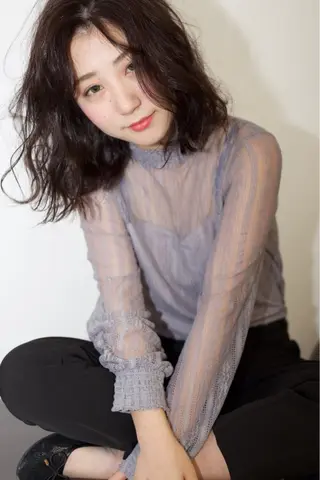 ミディアム カラー fio マナミのヘアスタイル