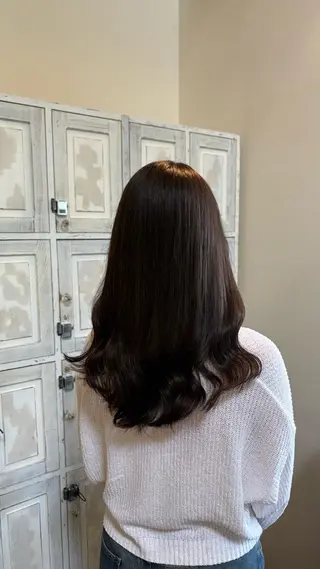 ロング ルプラボウ/ 内藤ほのか/艶カラーのヘアスタイル