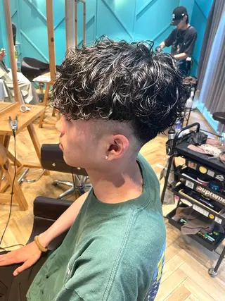 メンズ 🌈艶カラー× メンズパーマ永埜🌈のヘアスタイル