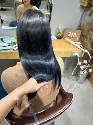 ロング カラー 透明感ハイトーン🦄 キラ🌈のヘアスタイル