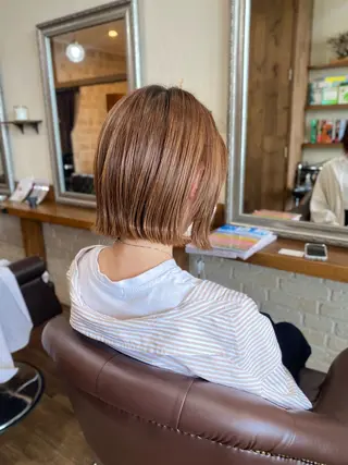 ミディアム 肥田 夕蘭のヘアスタイル