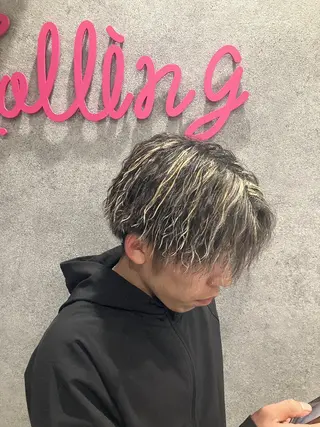 メンズ カラー パーマ yuumi 👱🏻‍♀️のヘアスタイル