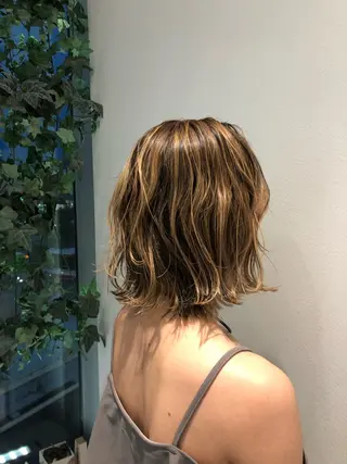 ミディアム カラー 堀 ゆきみのヘアスタイル