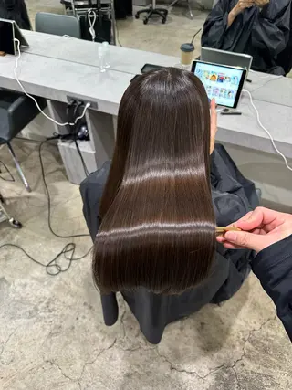 セミロング パーマ 髪質改善 左近研人のヘアスタイル