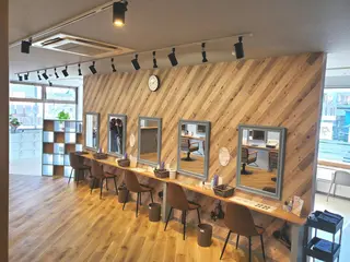 髪質改善カラーズ カフェプラスのヘアスタイル