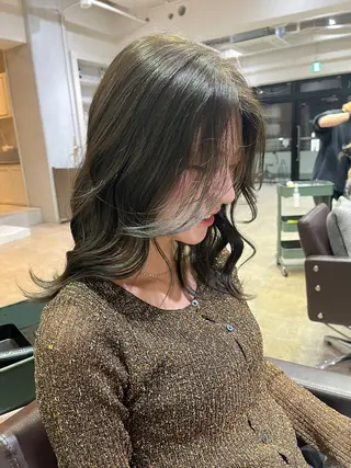 セミロング 髪質改善×ブリーチ 無しWカラー🫧天神のヘアスタイル