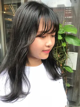 ロング カラー mana 暖色カラーカットのヘアスタイル