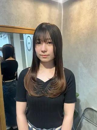 ミディアム 暖色カラー/パラッと Bob/モエのヘアスタイル