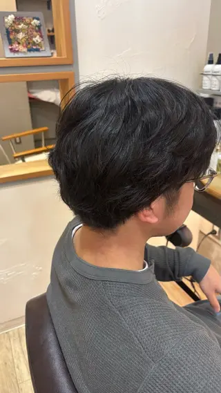 ショート パーマ makoto⌇レイヤ ー⌇艶カラー🍒のヘアスタイル