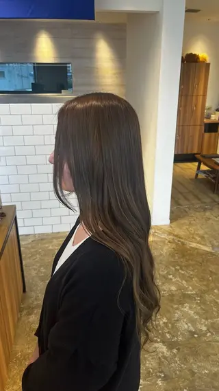 ロング カラー 坂下 かのんのヘアスタイル