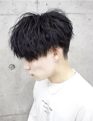 メンズ 黒染め落とし ムラ修正　ハイトーンのヘアスタイル