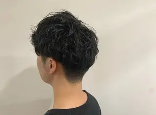 ショート パーマ メンズ たかいわ みきのヘアスタイル