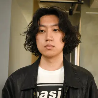 ミディアム ANTI/ ISSEIのヘアスタイル