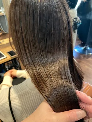 ロング カラー パーマ newi saLyu ネウィ サリューのヘアスタイル