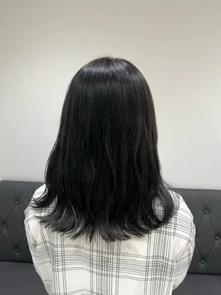 セミロング カラー 【暖色カラー特化】 中山由梨のヘアスタイル