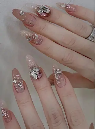 ネイル KARI ネイルサロンのネイルデザイン