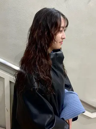 ロング パーマ 佐藤 永夏のヘアスタイル