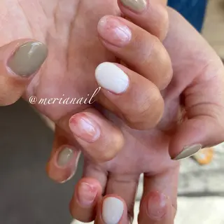 ショート カラー ネイル アイブロウ INFINITY Sachiのネイルデザイン