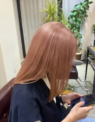 セミロング カラー 大島桃花 / 表参道 透明感カラーのヘアスタイル
