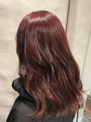 ミディアム カラー 岩渕 春菜のヘアスタイル