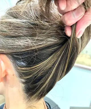 ミディアム カラー 低ダメ高明度 低ダメ高明度ハイトンのヘアスタイル