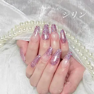 ネイル 🦋 Queenieのネイルデザイン