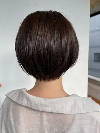 ショート カラー 💓パーマ，💗 レイヤーカットのヘアスタイル