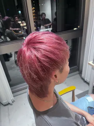 ショート カラー 山内 優成のヘアスタイル