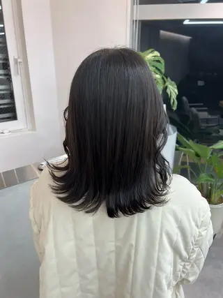 ロング カラー 小森聖奈 韓国風レイヤーカットのヘアスタイル