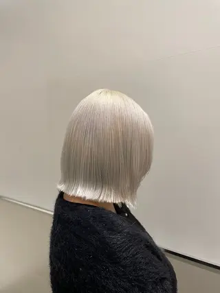 ミディアム カラー YUYA/ハイトーン /ホワイトカラーのヘアスタイル