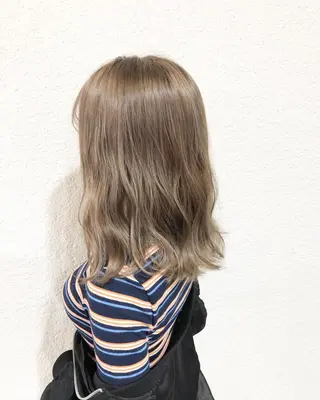 セミロング カラー 髪質改善で 憧れの潤艶美髪にのヘアスタイル