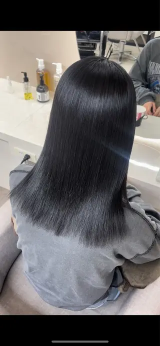 ミディアム 佐藤 菜穂のヘアスタイル