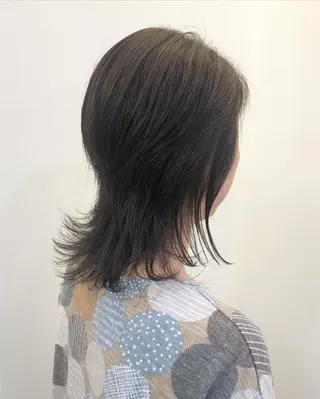 ミディアム ツノガイ エリのヘアスタイル