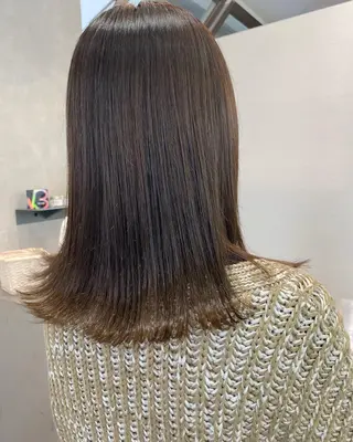 ミディアム カラー オリーブ/アッシュ やわらか透明感カラーのヘアスタイル