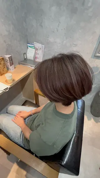 ミディアム motoトップカラー リスト/ブリーチカラのヘアスタイル