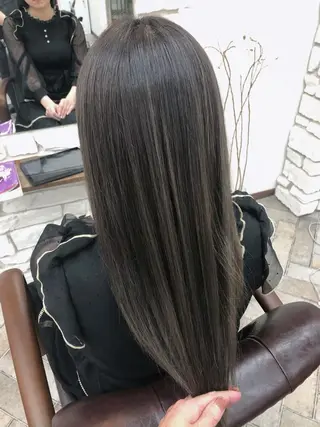 セミロング 艶髪/ハイトーン Sherryのヘアスタイル