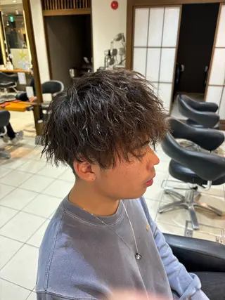 ショート メンズ 塩崎 絢世のヘアスタイル